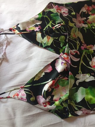 Vestido de tirantes con estampado floral