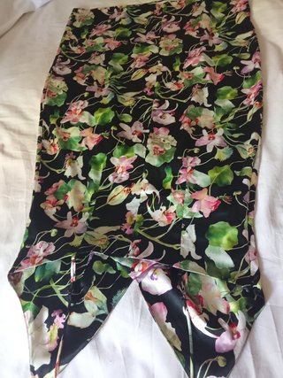 Vestido de tirantes con estampado floral