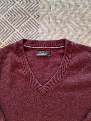 Jersey Dustin V-neck Rojo