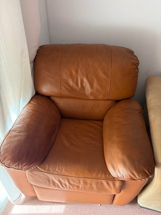 Sillón de piel marrón