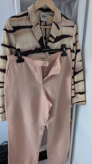 Traje Moschino Cheap & Chic Pantalón Beige/Rosa