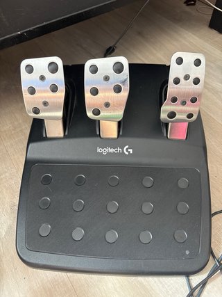 Volante y Pedales PS5 Logitech