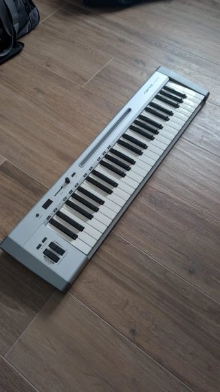 Teclado Controlador MIDI Swissonic EasyKey 49