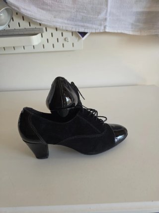 Zapatos charol y ante tacón bajo talla 37