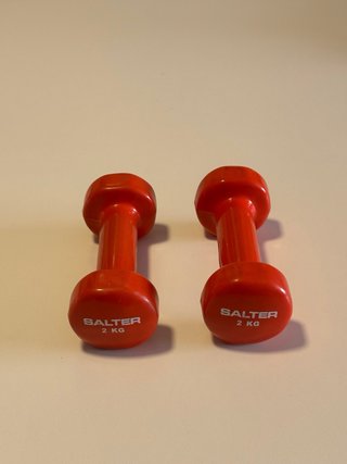Juego de 2 pesas mancuernas Salter 2kg rojas