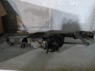 Brazo y motor limpiaparabrisas Peugeot 106