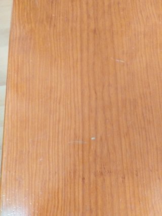 Baúl de pino con herrajes