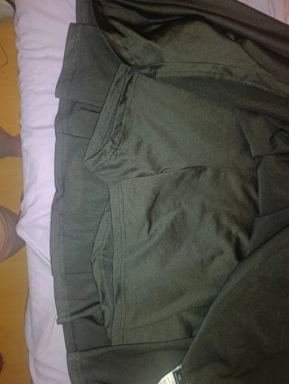 Falda pantalón negra de licra. Sin uso
