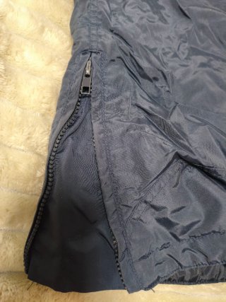 Pantalón de esquí azul marino.