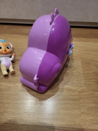 Bebés Llorones y Armario Rosa