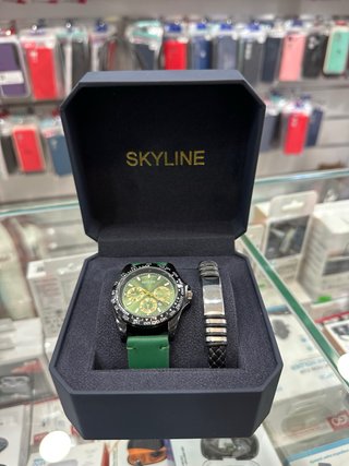 Reloj SKYLINE Verde con Pulsera Plata