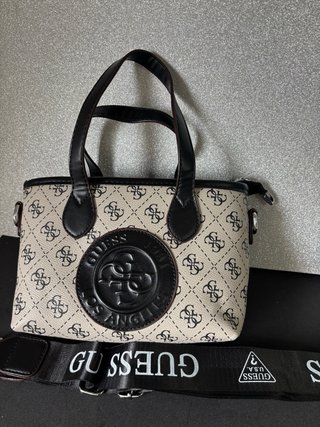 Mala Guess bege e preta