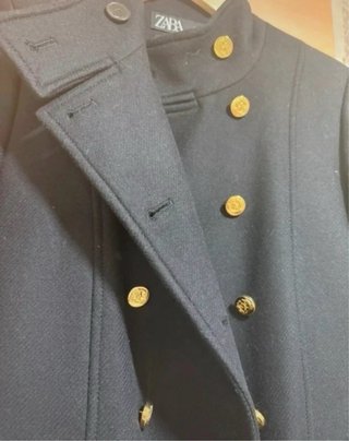 Abrigo Zara Negro Botones Dorados