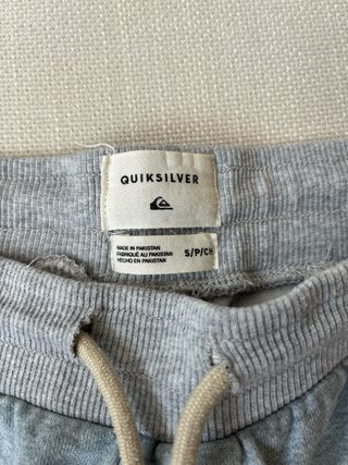 Bermuda pantalón corto Quiksilver gris talla S