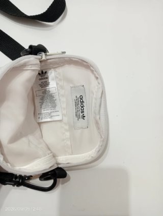 Bolsito Adidas Blanco y Rosa