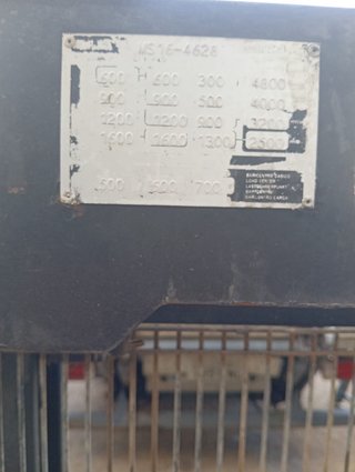 Apilador eléctrico YALE.