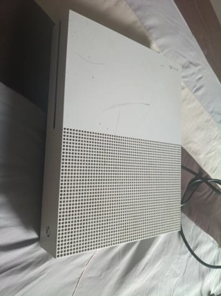 Xbox One S Bianca + 5 Giochi