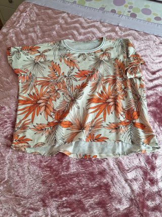 Conjunto señora top estampado y pantalón negro