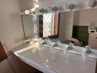 Espejo Maquillaje con Luces + Mueble MALM ikea