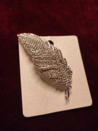 Broche Pluma Brillante Plata