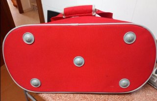 Bolsa de viaje y neceser Mickey. Muy bien cuidada.