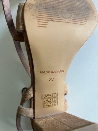 Sandalias JONi piel color camel con lazo
