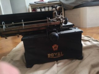 Máquina de escribir Royal antigua