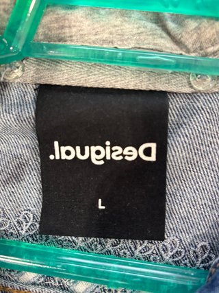 Cazadora Desigual denim con capucha Talla L