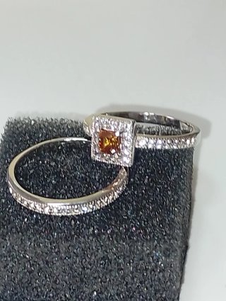 Anillo Plata de ley y Diamante natural.