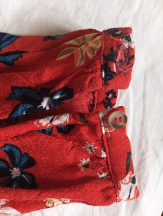 Blusa floral roja manga larga mujer talla 38