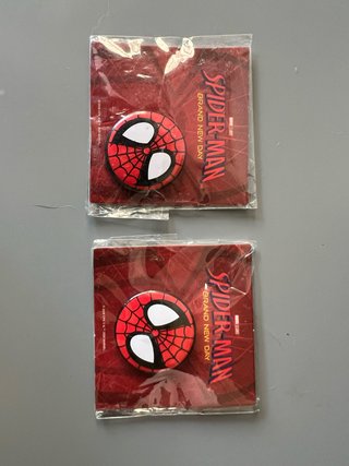 2x Pins Spiderman - Brand New Day