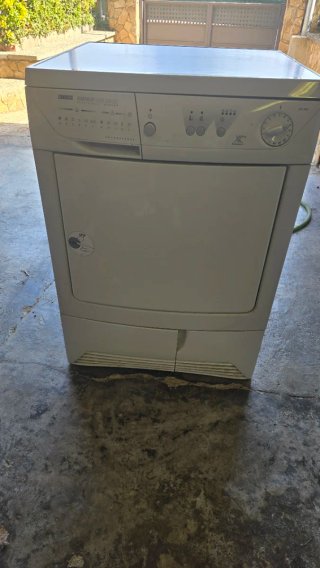 Secadora Zanussi Condensación Carga Frontal