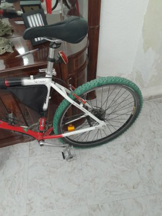 Bicicleta BH Coronas Intox Roja