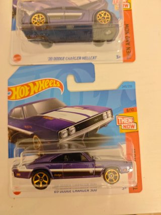 Hot Wheels 2 Dodge Charger