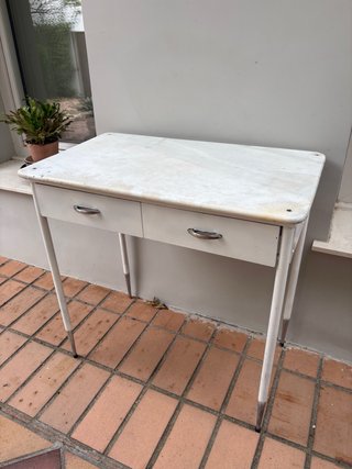 Mesa tocinera antigua mármol y metal