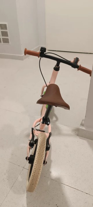 Bicicleta sin pedales rosa niña
