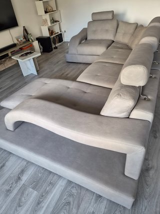 Vendo Sofá de 6 lugares, impermeabilizado.