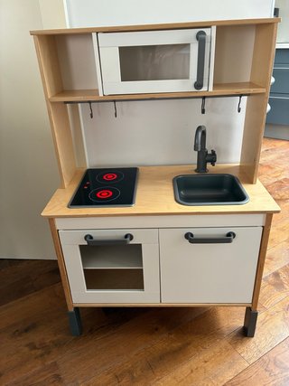 Cocinita IKEA con accesorios