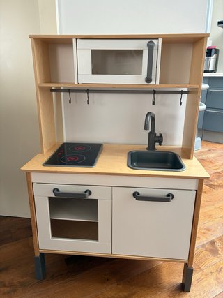 Cocinita IKEA con accesorios