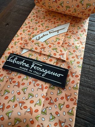 Corbata de seda Salvatore Ferragamo color salmón