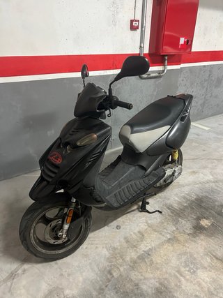 Beta Ark Scooter Negra