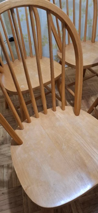 4 Sillas de Comedor de Madera