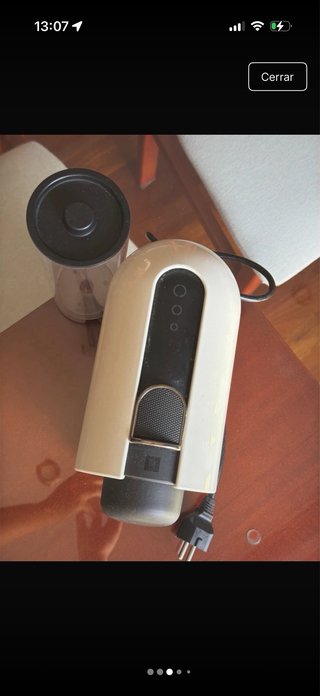 Cafetera Nespresso Blanca LEER