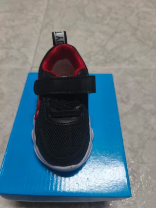 Zapatillas deportivas niño coche azul