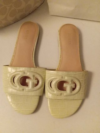Sandalias Guess verde claro