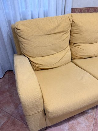 Sofá modular amarillo de tela