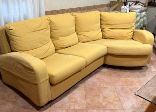 Sofá modular amarillo de tela