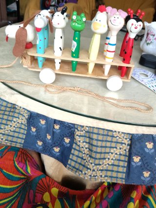 Arrastre infantil de madera animales