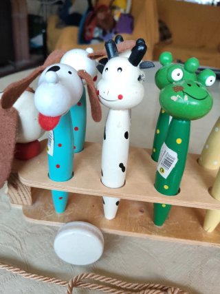 Arrastre infantil de madera animales