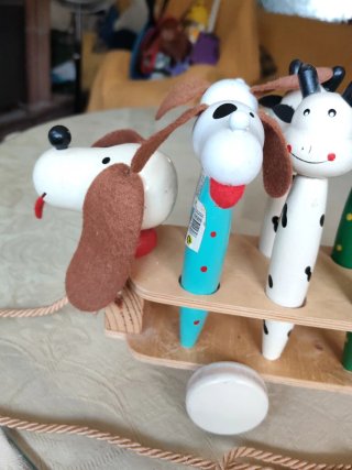 Arrastre infantil de madera animales